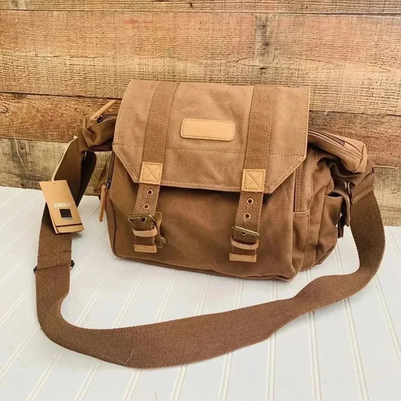 NWT Caden Messenger Bag - Picture 1 of 8